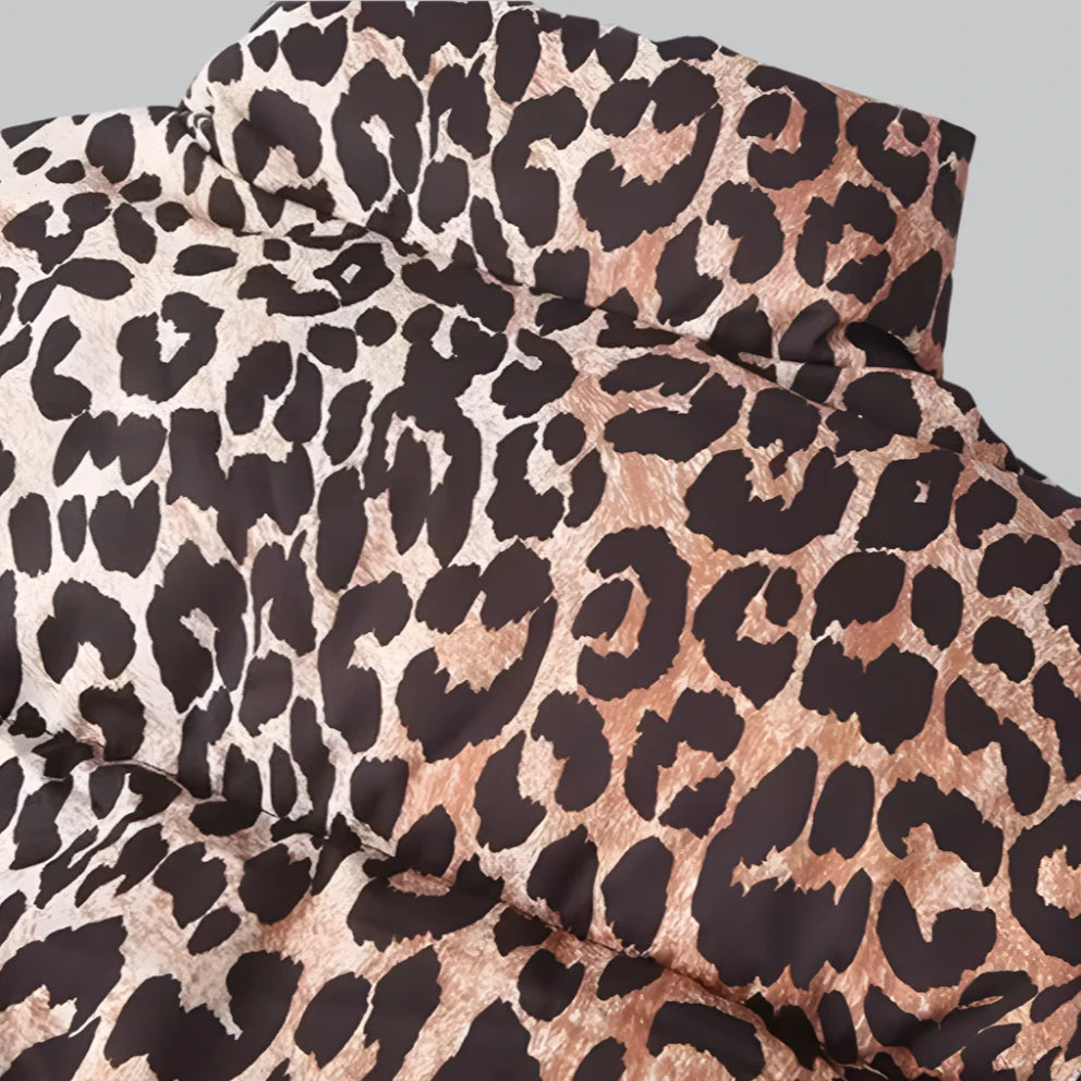 Zach - Versatile Leopard Print Cotton Top